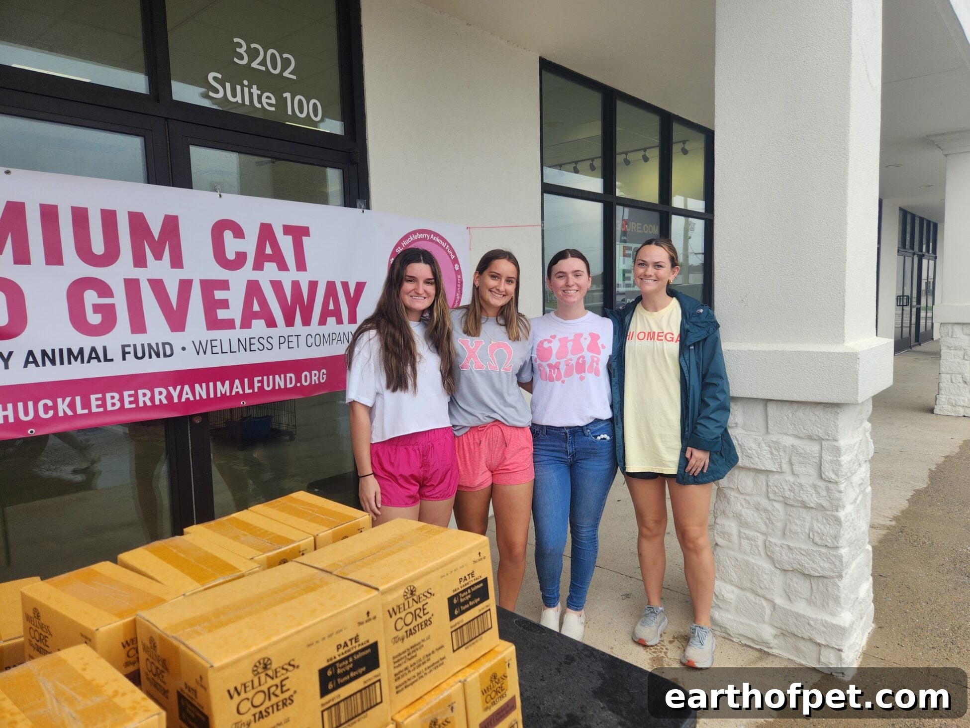 St. Huckleberry Animal Fund - In honor of Happy Healthy Cat Month this September, we chatted with Lori Dover, president and founder of St. Huckleberry Animal Fund, an organization that prioritizes animal well-being in Lake Charles, Louisiana.